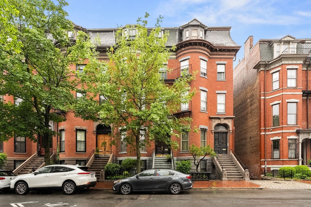 30 Dartmouth Unit: Three