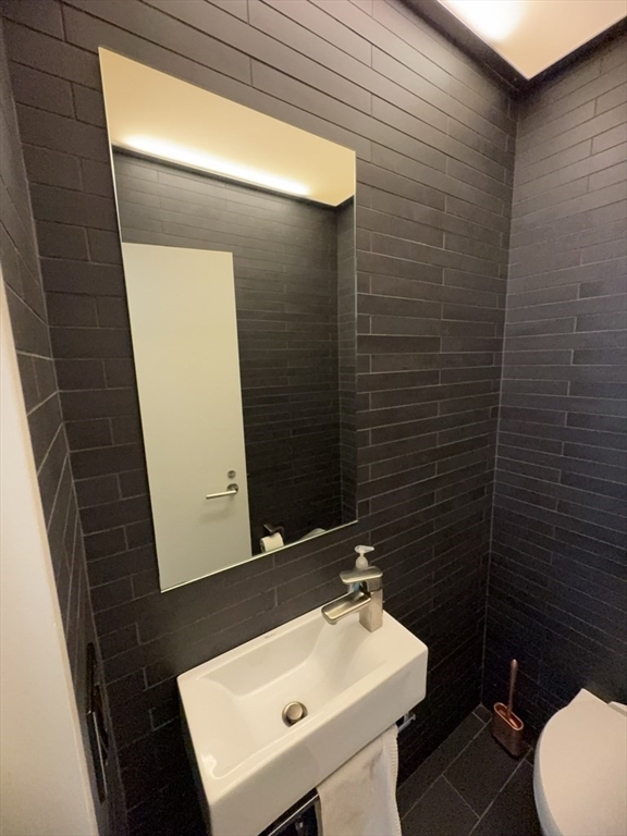 681 Washington Street # 5, Boston Unit: 5