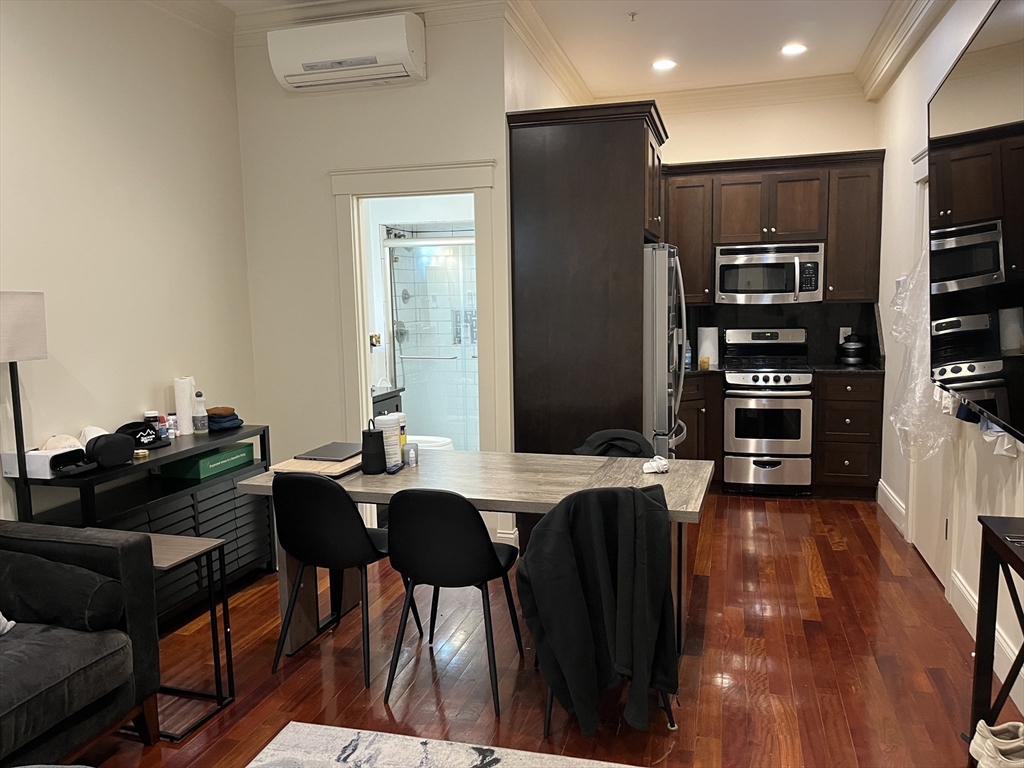 170 Saint Botolph Street # 4