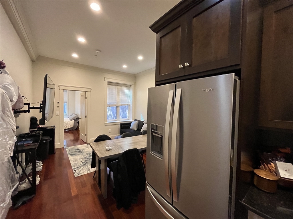 170 Saint Botolph Street # 4