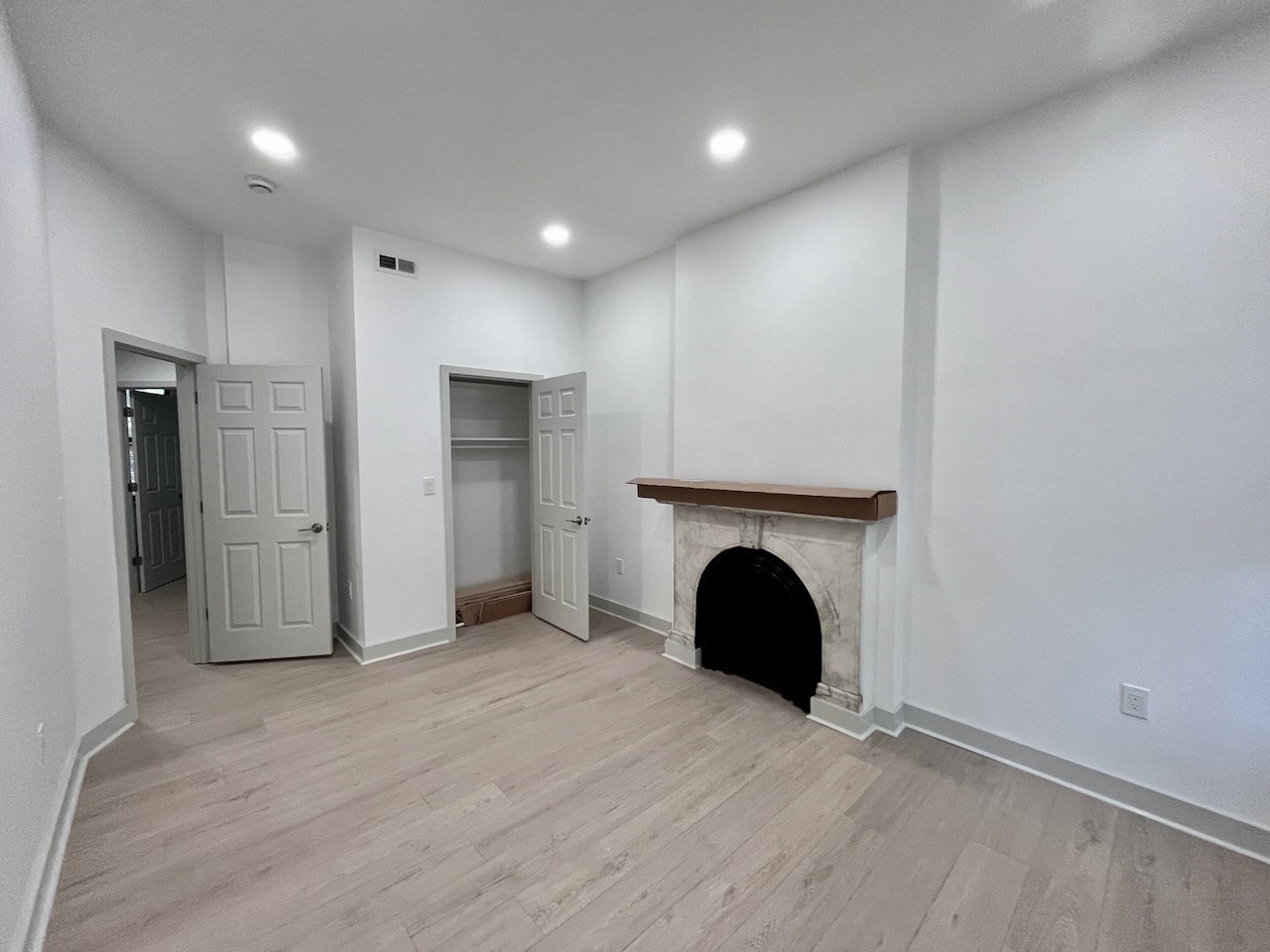 52 Clarendon # 1