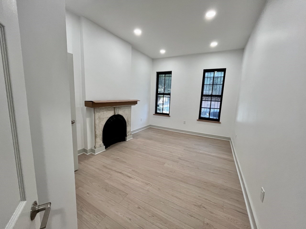 52 Clarendon # 1
