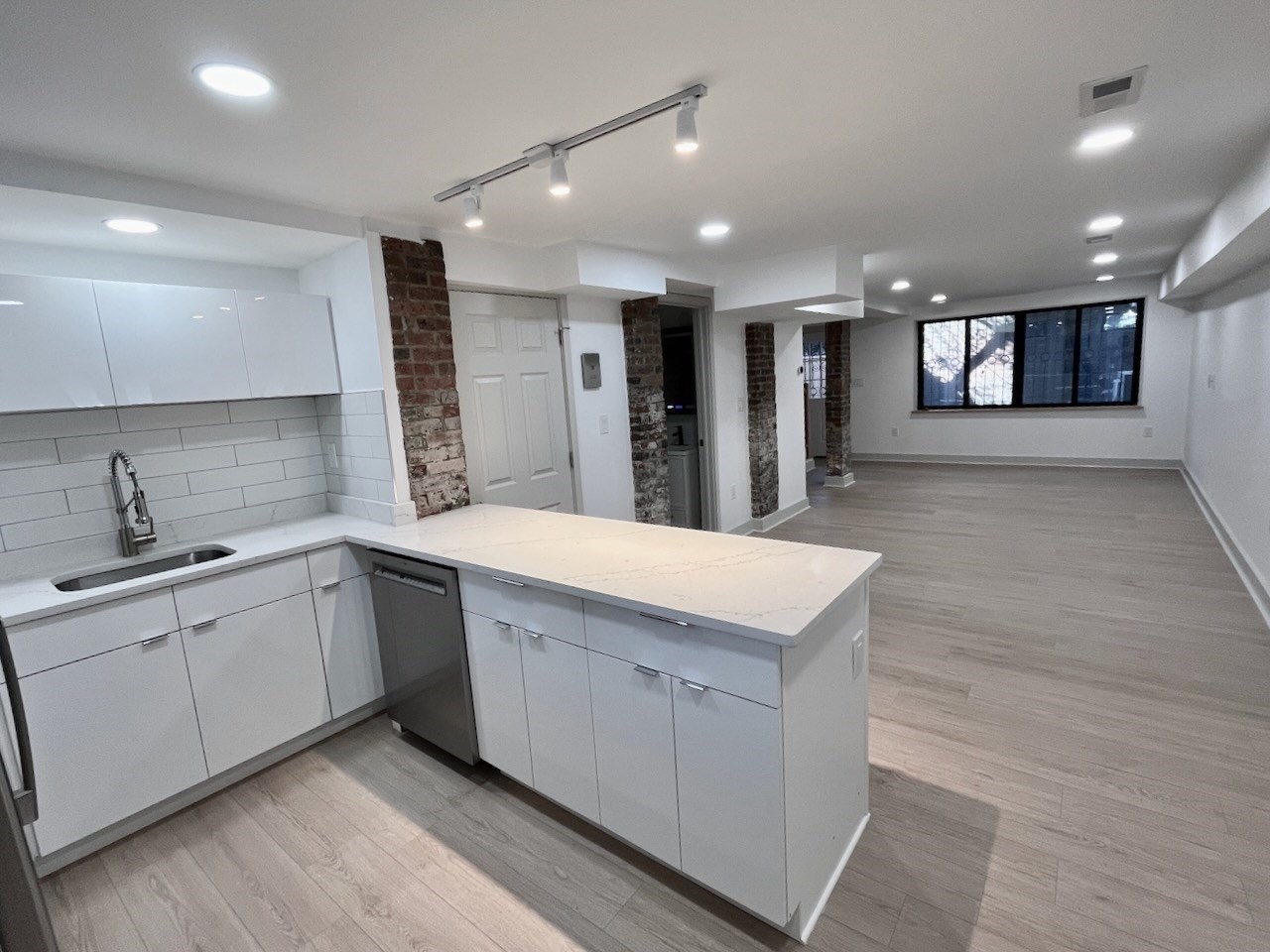 52 Clarendon # 1