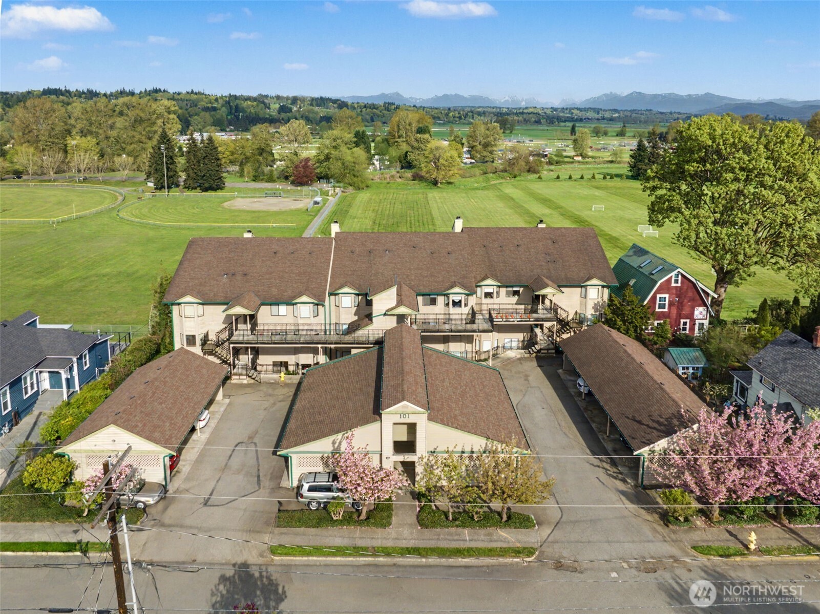 101 Pine Avenue Unit: 303
