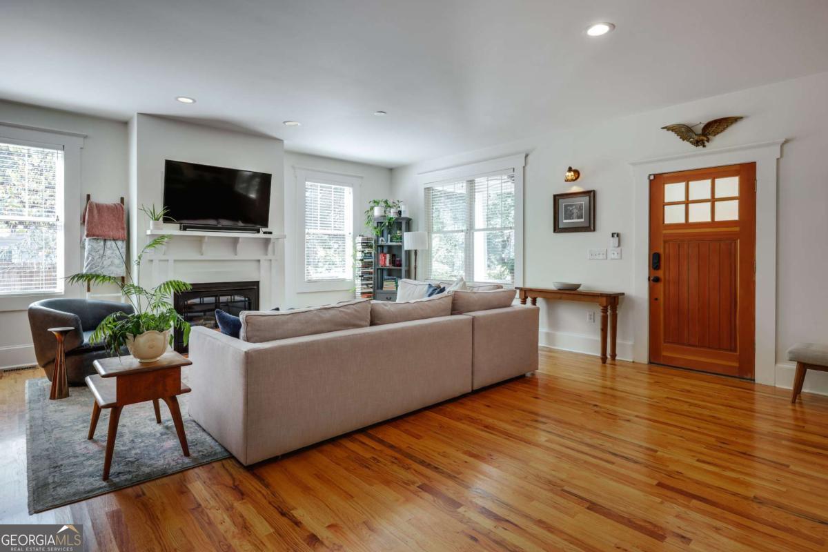 100 Crestview Circle
