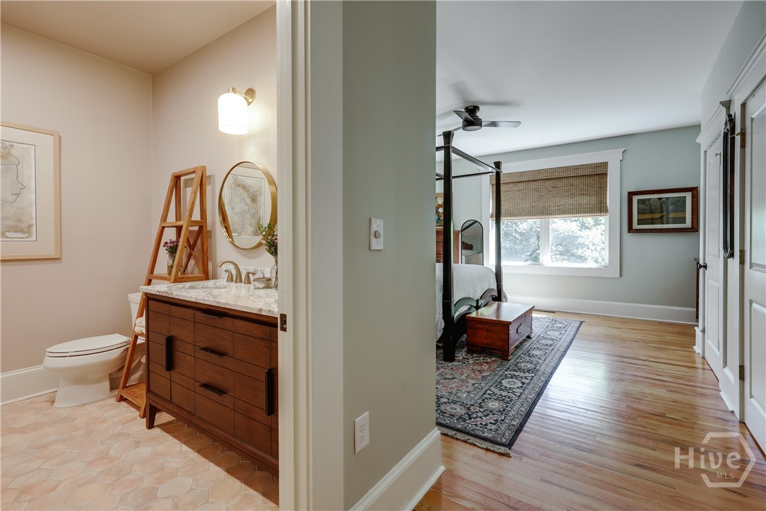 100 Crestview Circle