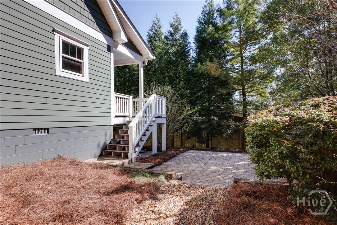 100 Crestview Circle