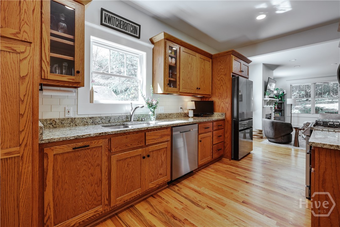 100 Crestview Circle