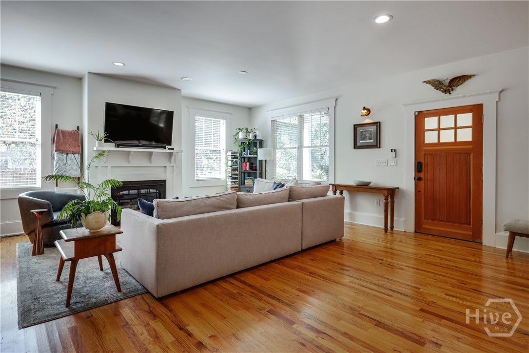 100 Crestview Circle