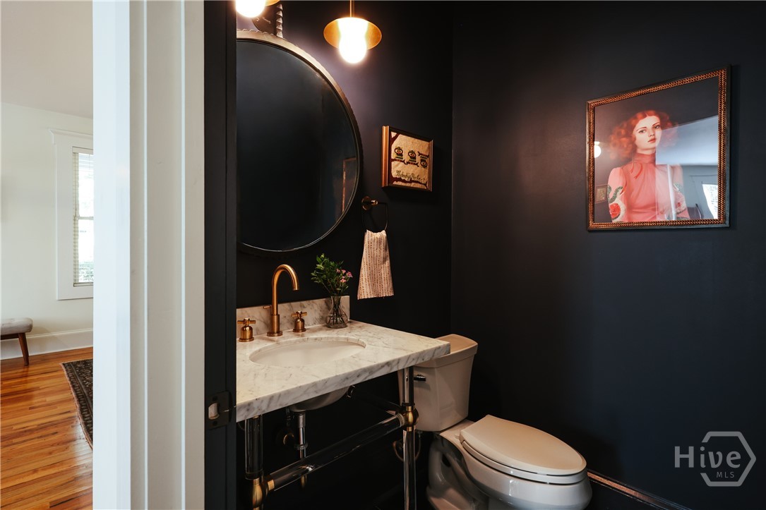 100 Crestview Circle