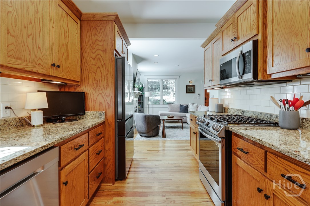 100 Crestview Circle