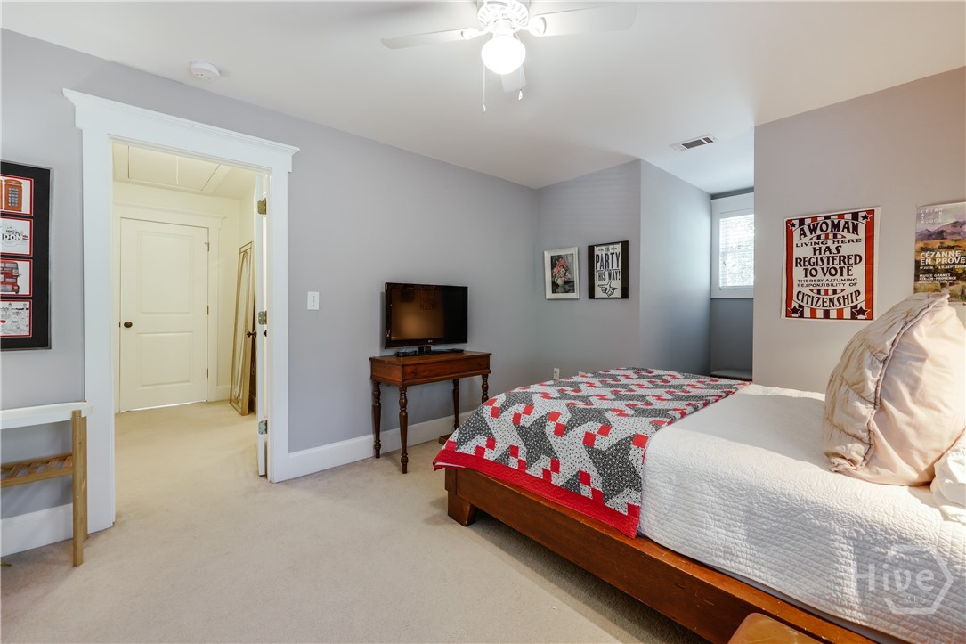 100 Crestview Circle