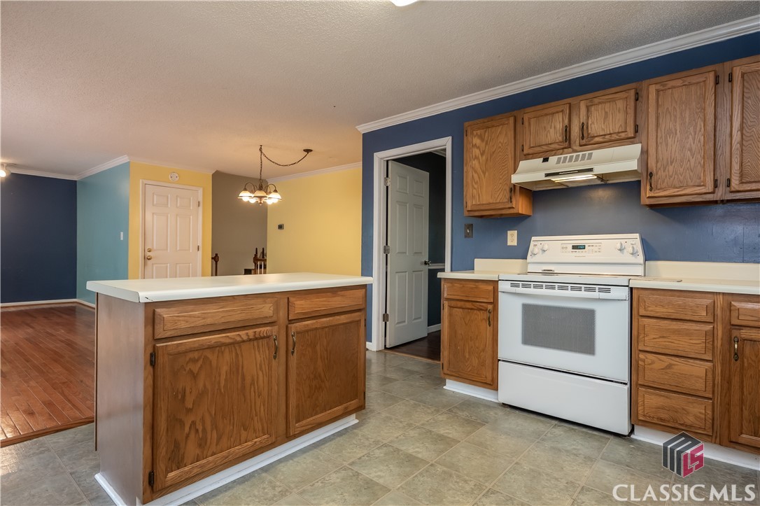 1500 Windy Creek Drive