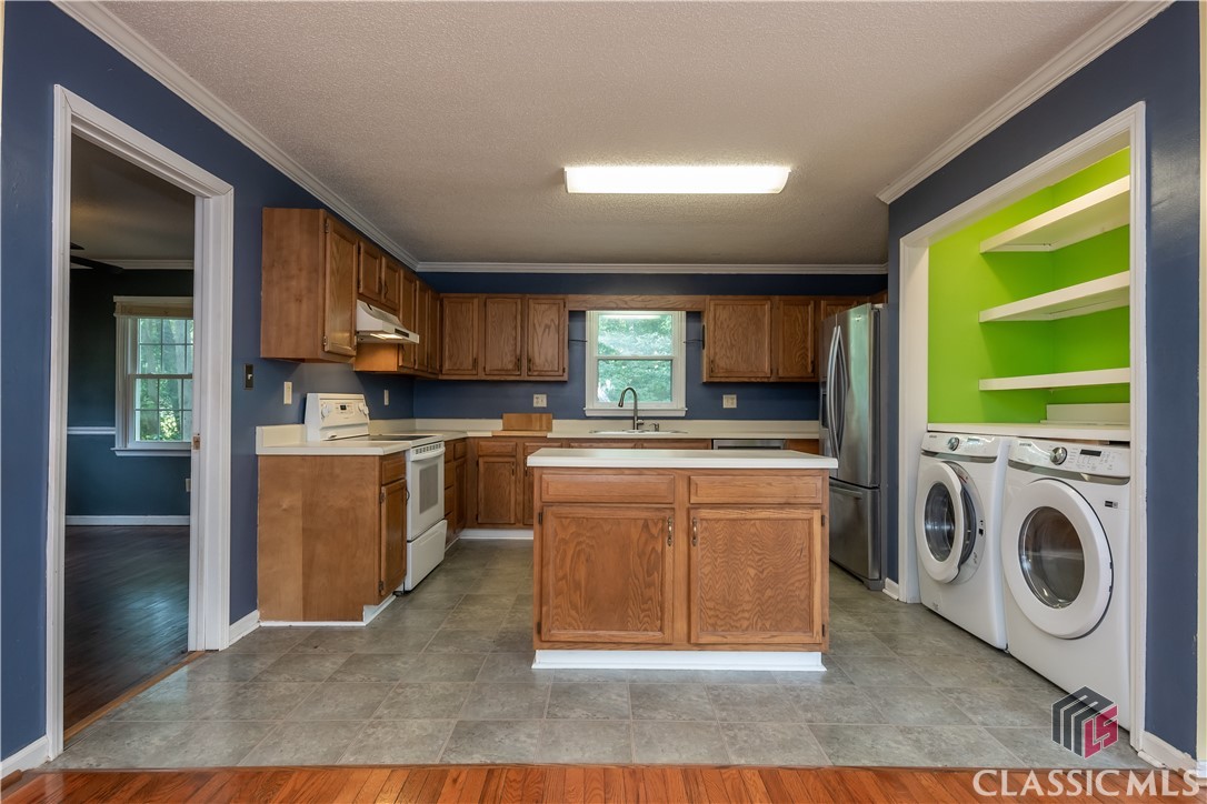 1500 Windy Creek Drive