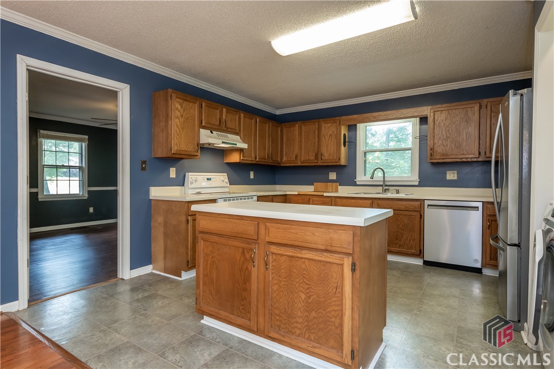 1500 Windy Creek Drive