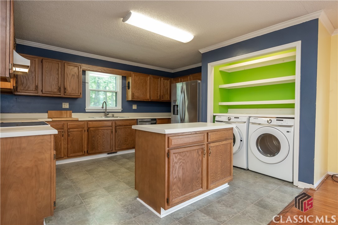 1500 Windy Creek Drive