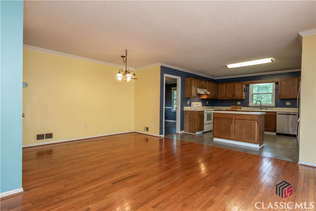 1500 Windy Creek Drive