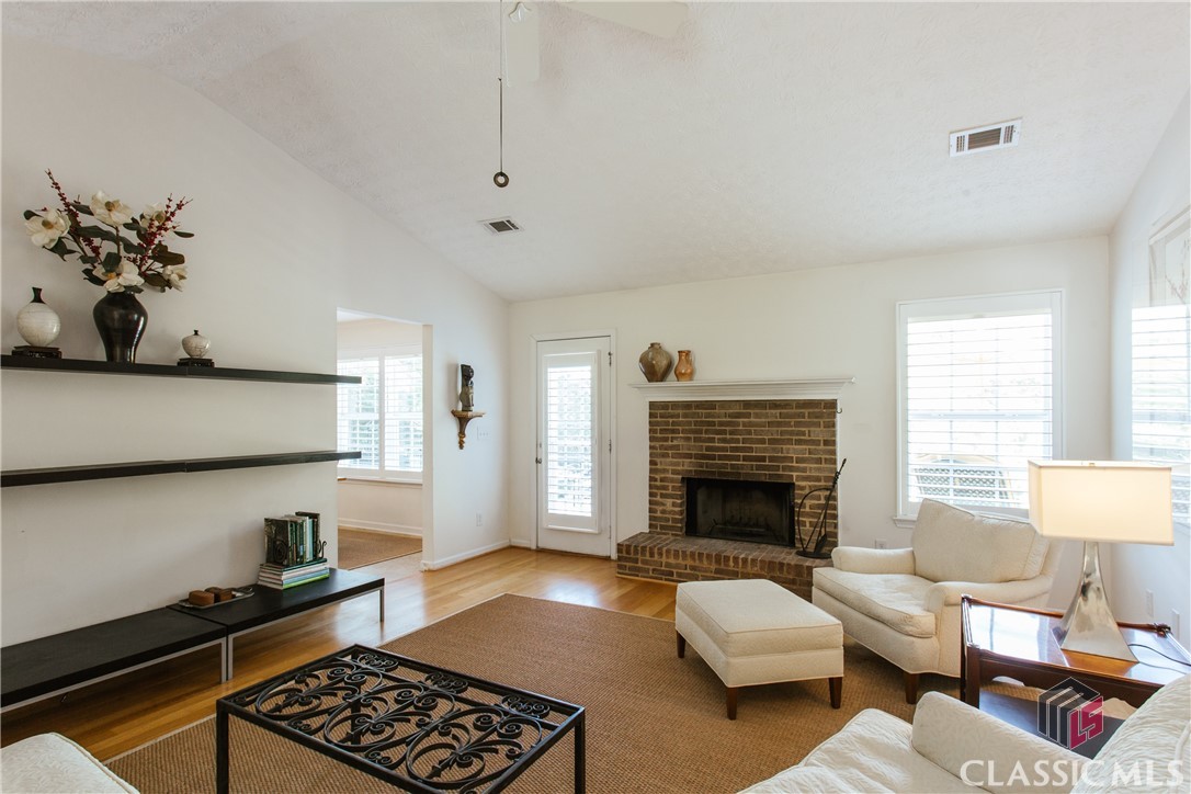1052 Octavia Court