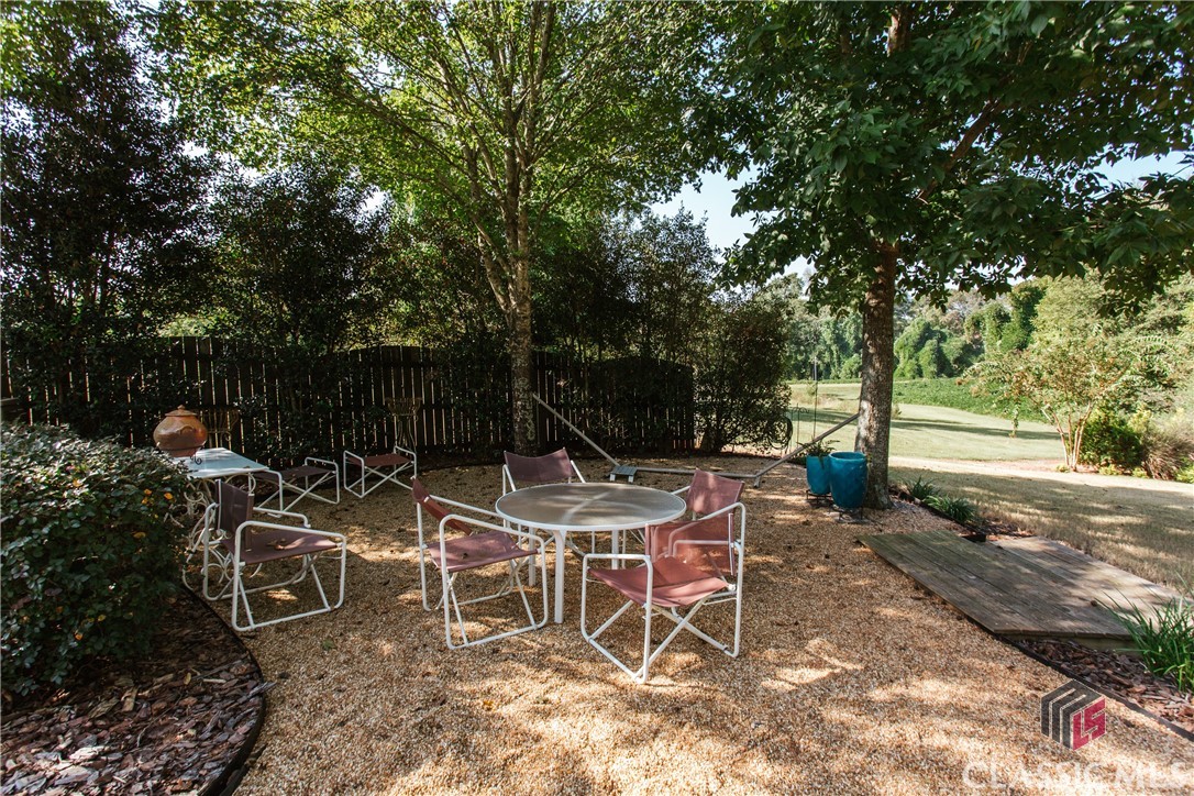 1052 Octavia Court