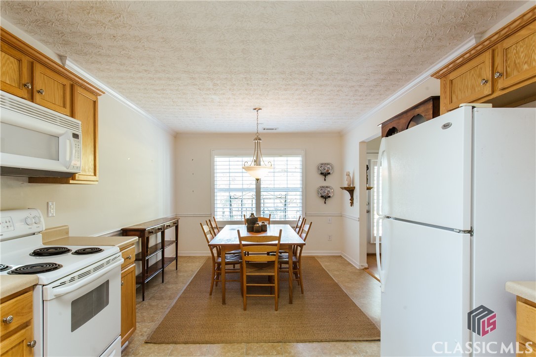 1052 Octavia Court