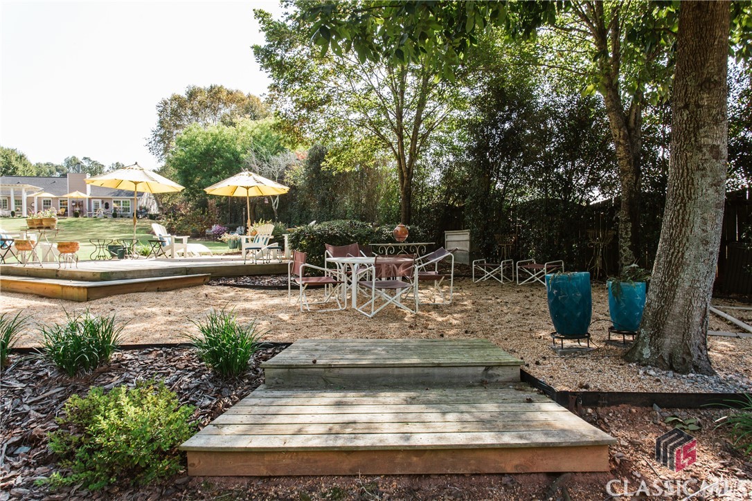 1052 Octavia Court
