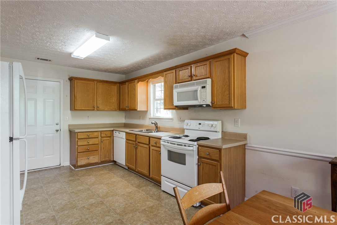 1052 Octavia Court