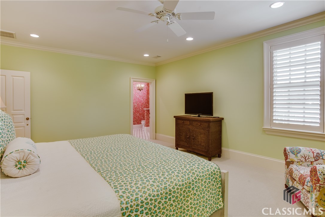 585 W Cloverhurst