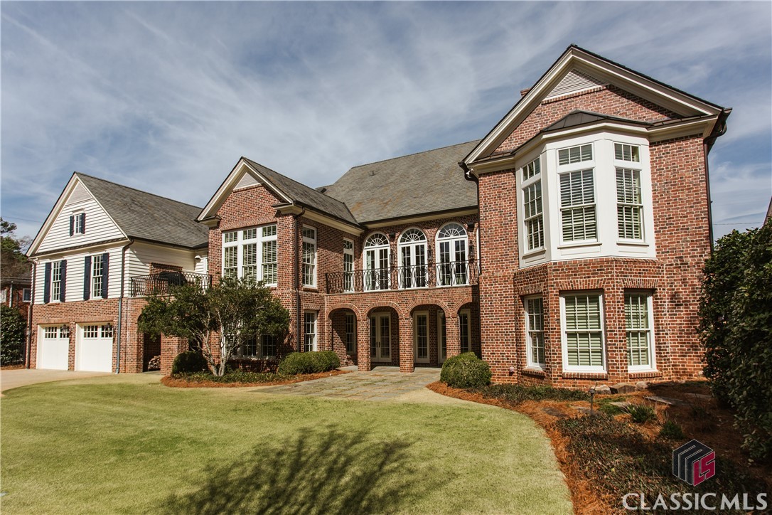 585 W Cloverhurst