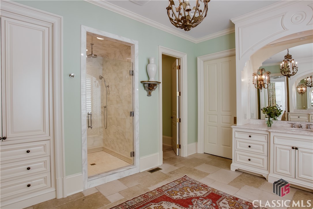 585 W Cloverhurst