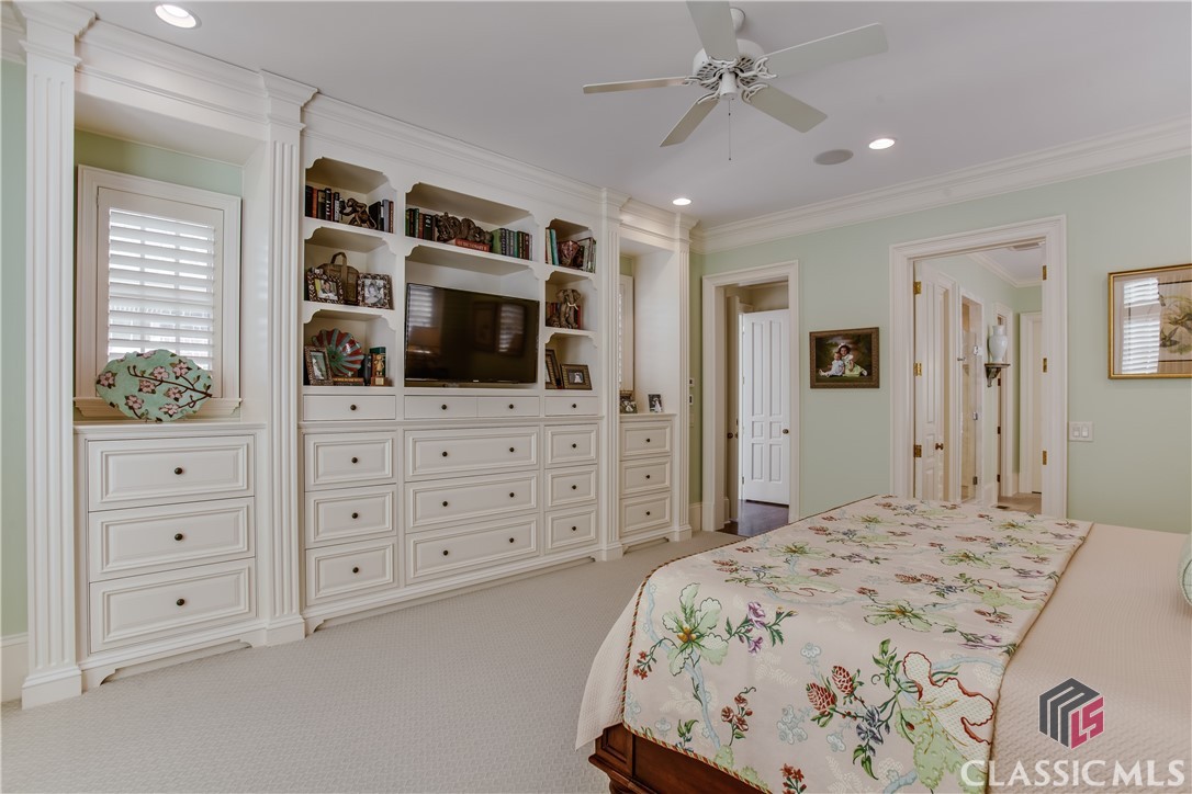 585 W Cloverhurst