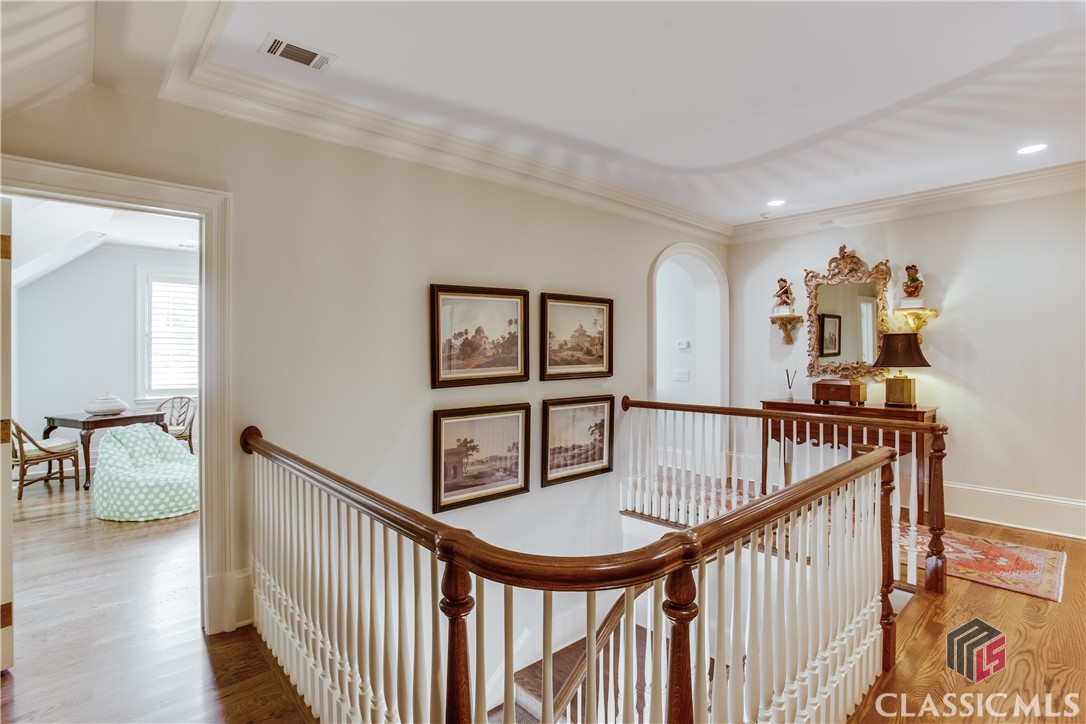 585 W Cloverhurst