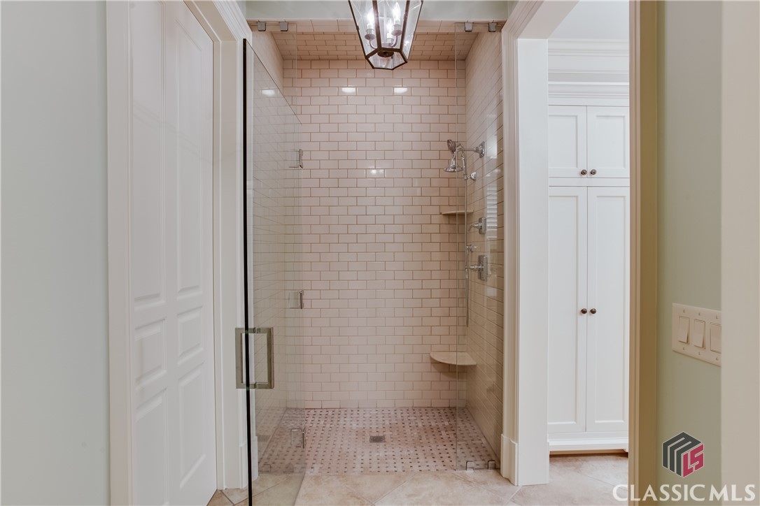585 W Cloverhurst
