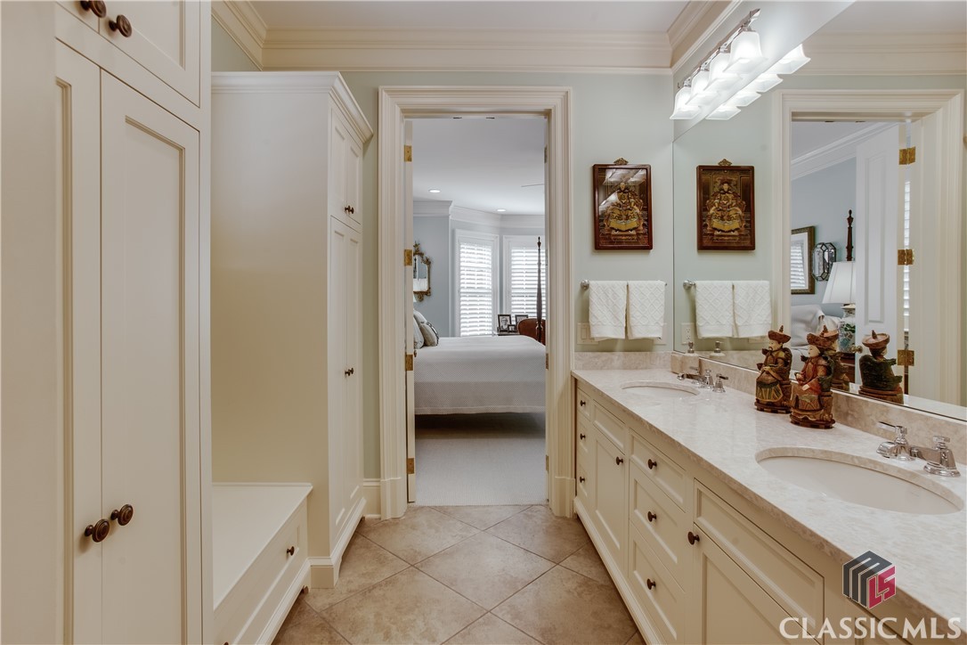 585 W Cloverhurst