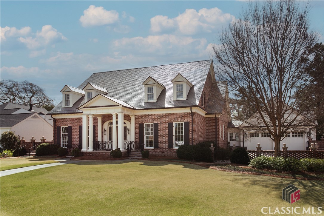 585 W Cloverhurst