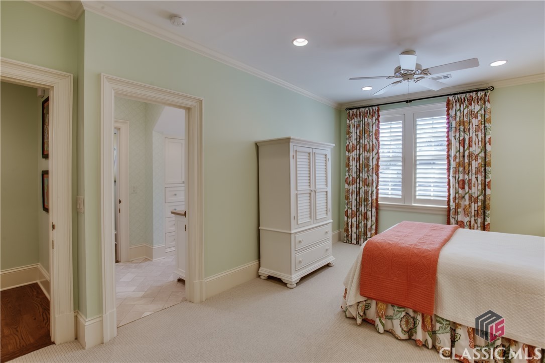 585 W Cloverhurst