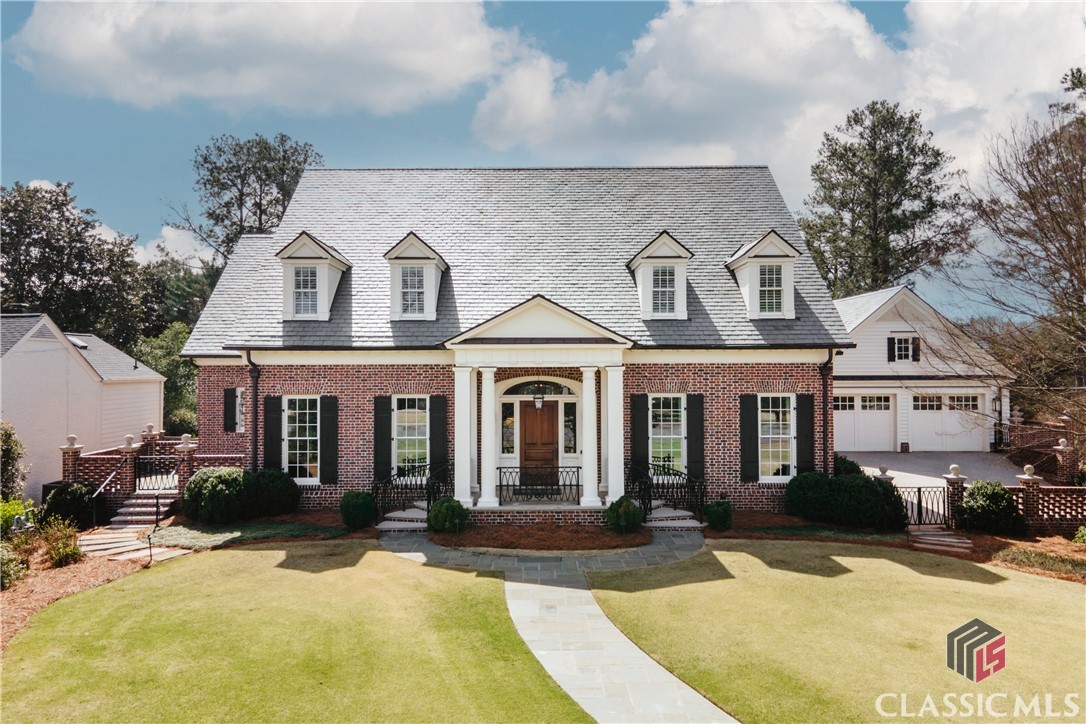 585 W Cloverhurst