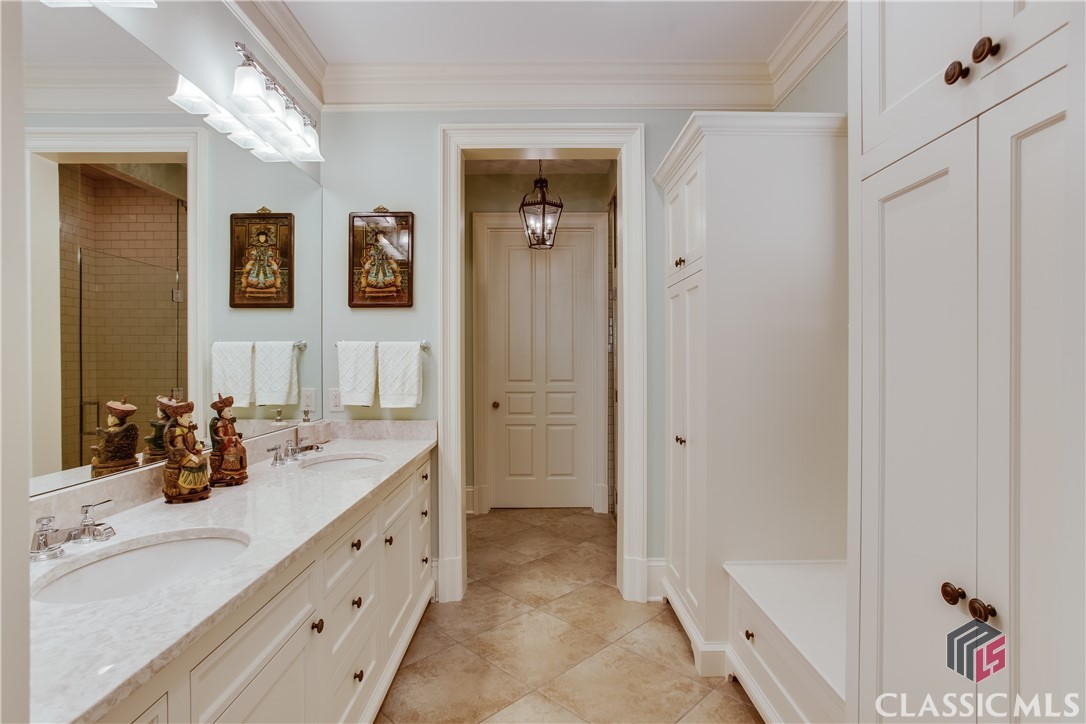 585 W Cloverhurst