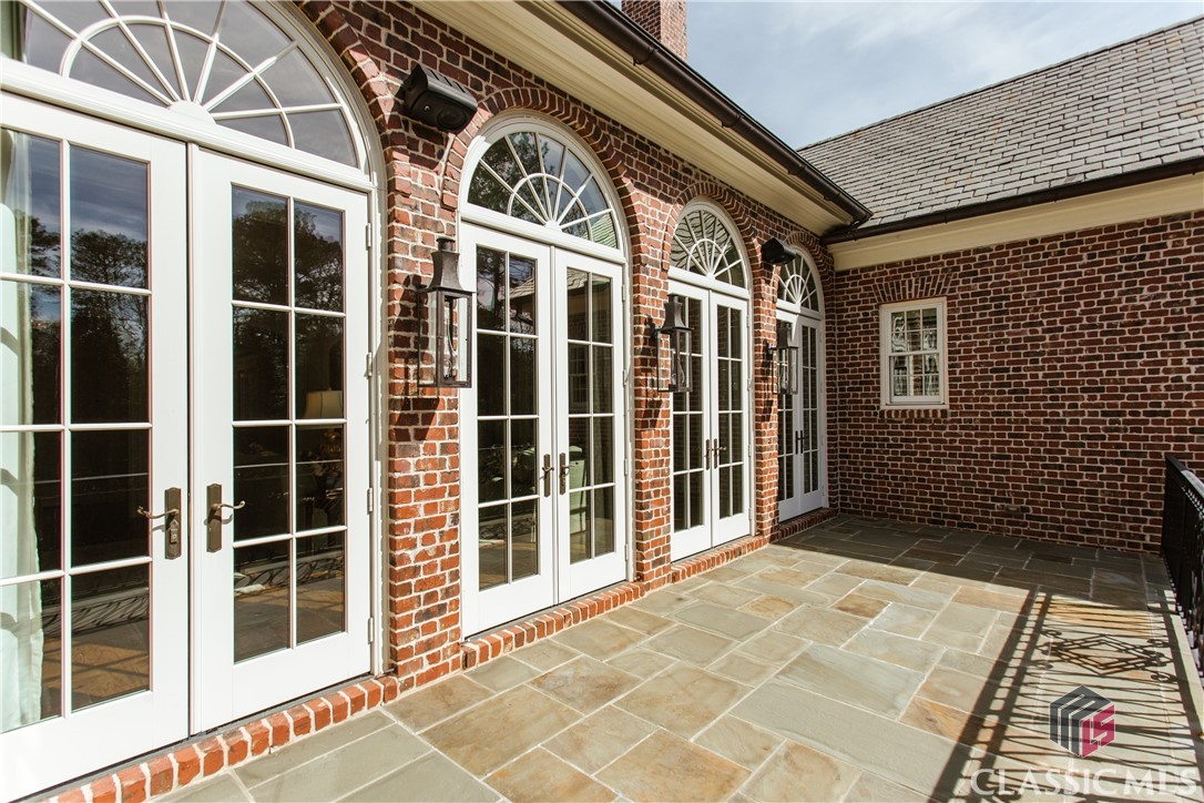 585 W Cloverhurst