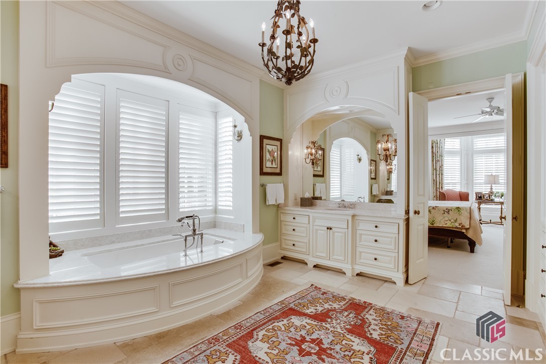 585 W Cloverhurst