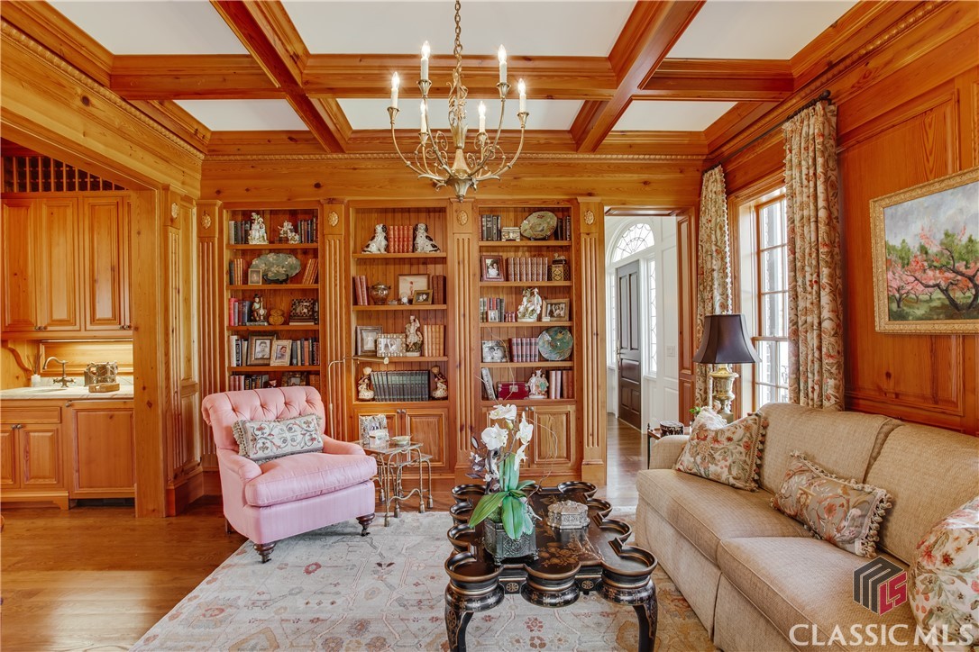 585 W Cloverhurst