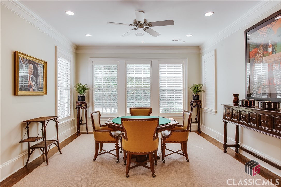 585 W Cloverhurst