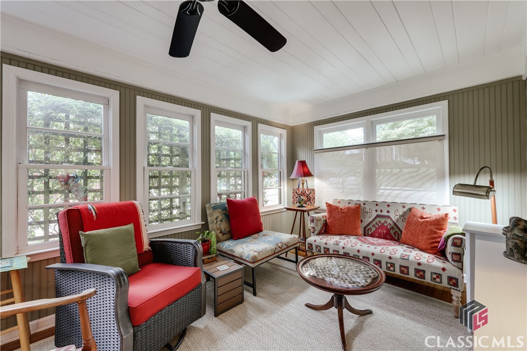 553 Chase Street