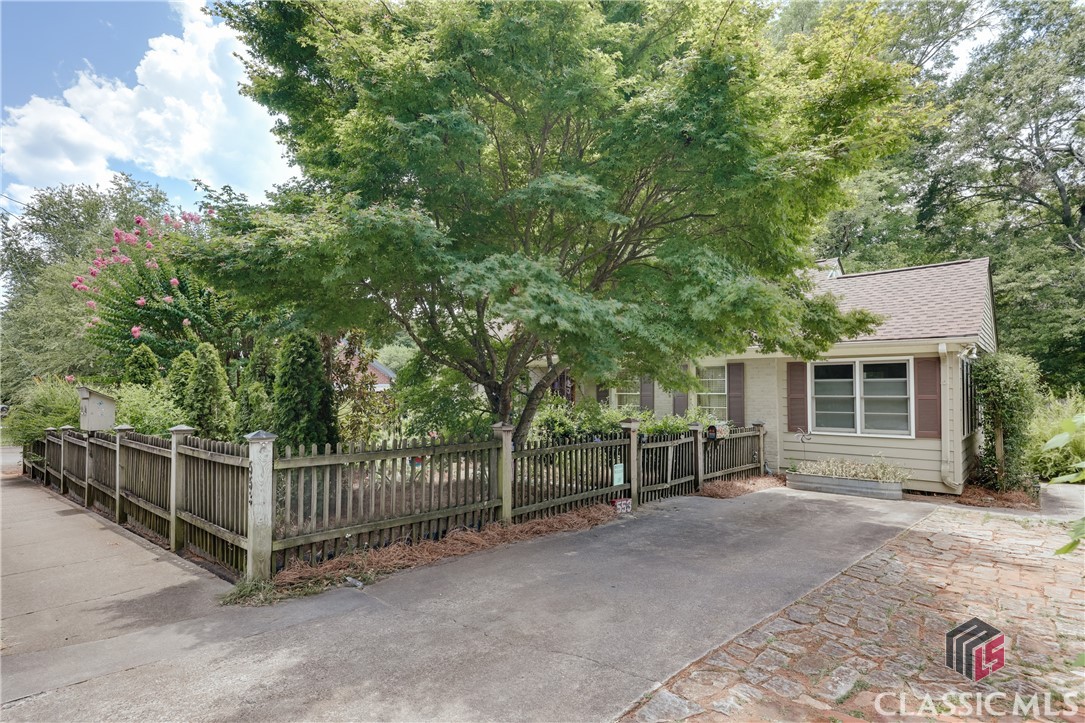 553 Chase Street