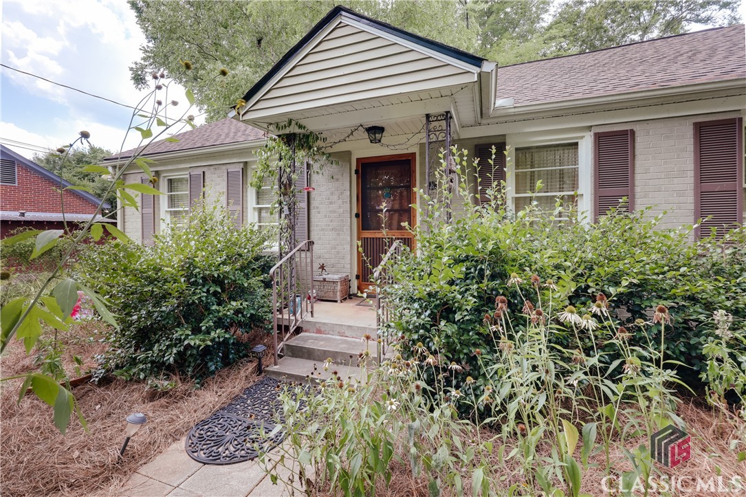 553 Chase Street