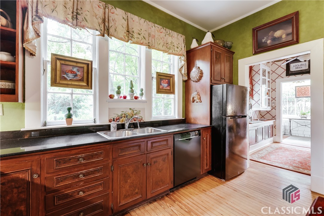 638 Milledge Circle