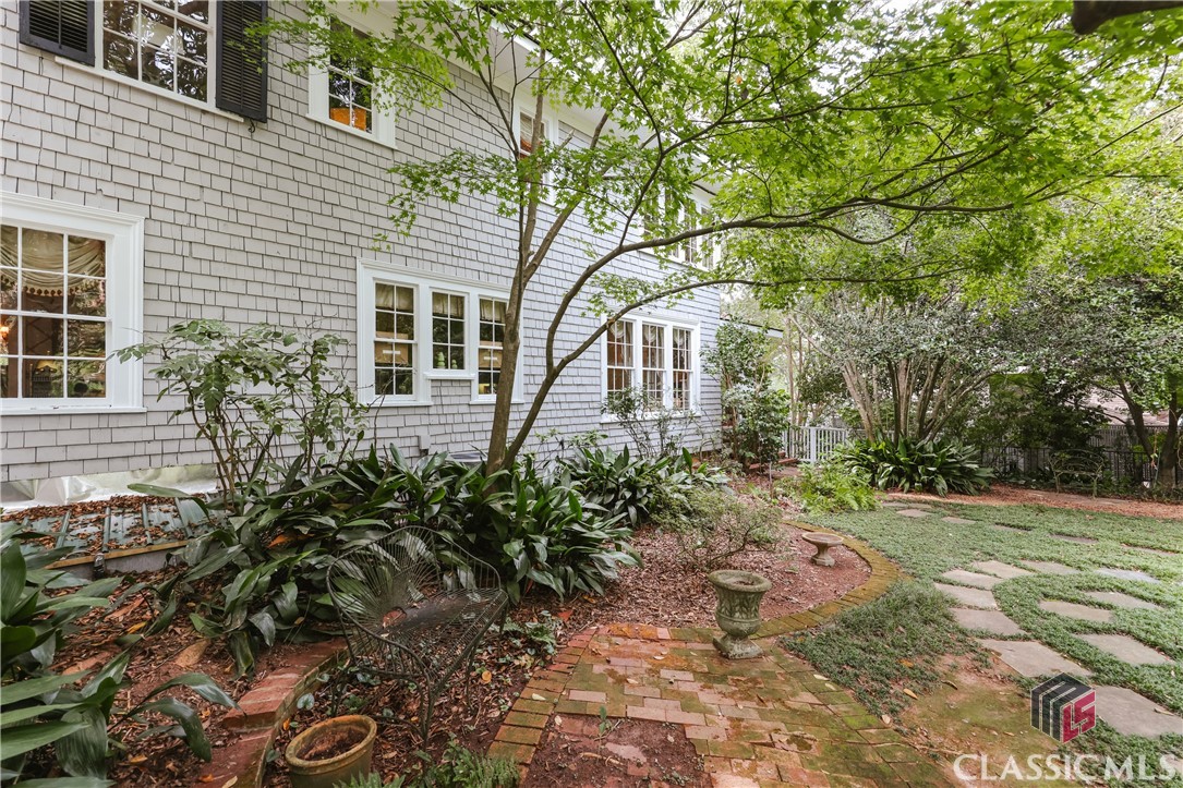 638 Milledge Circle