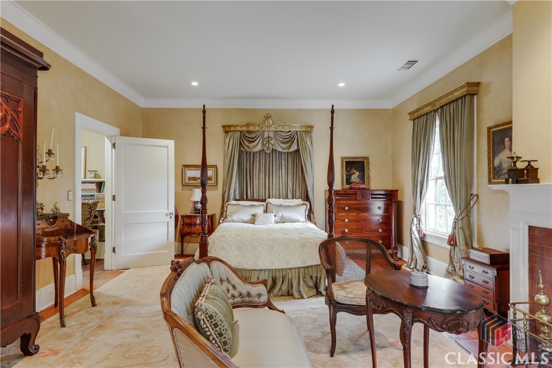 638 Milledge Circle