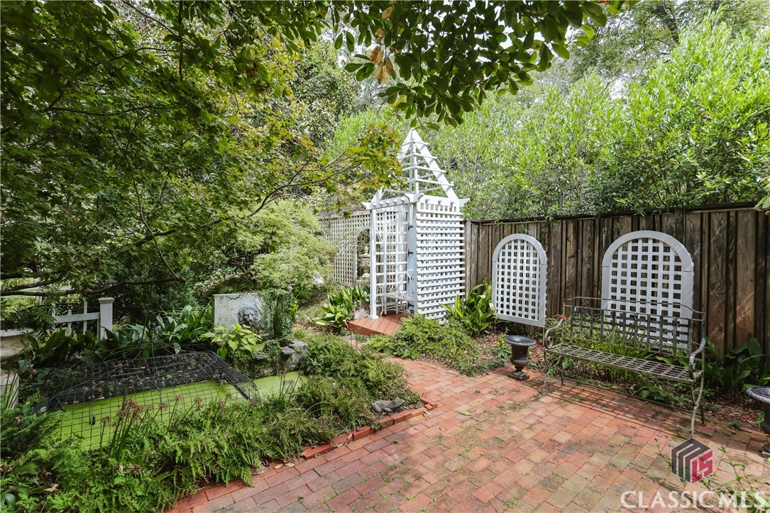 638 Milledge Circle