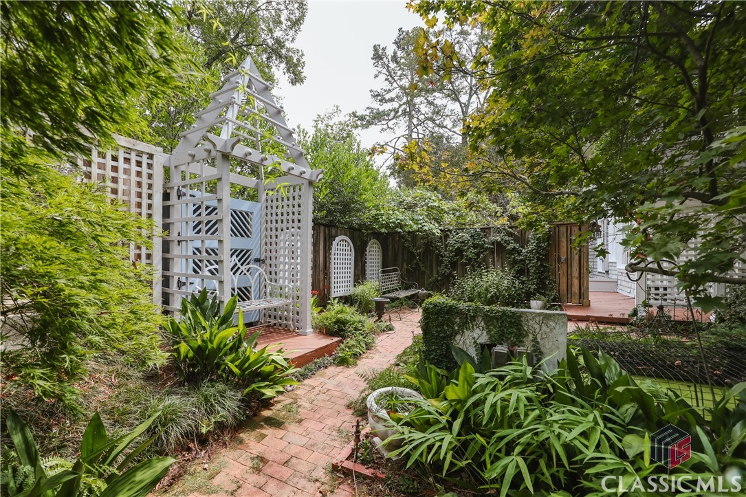 638 Milledge Circle