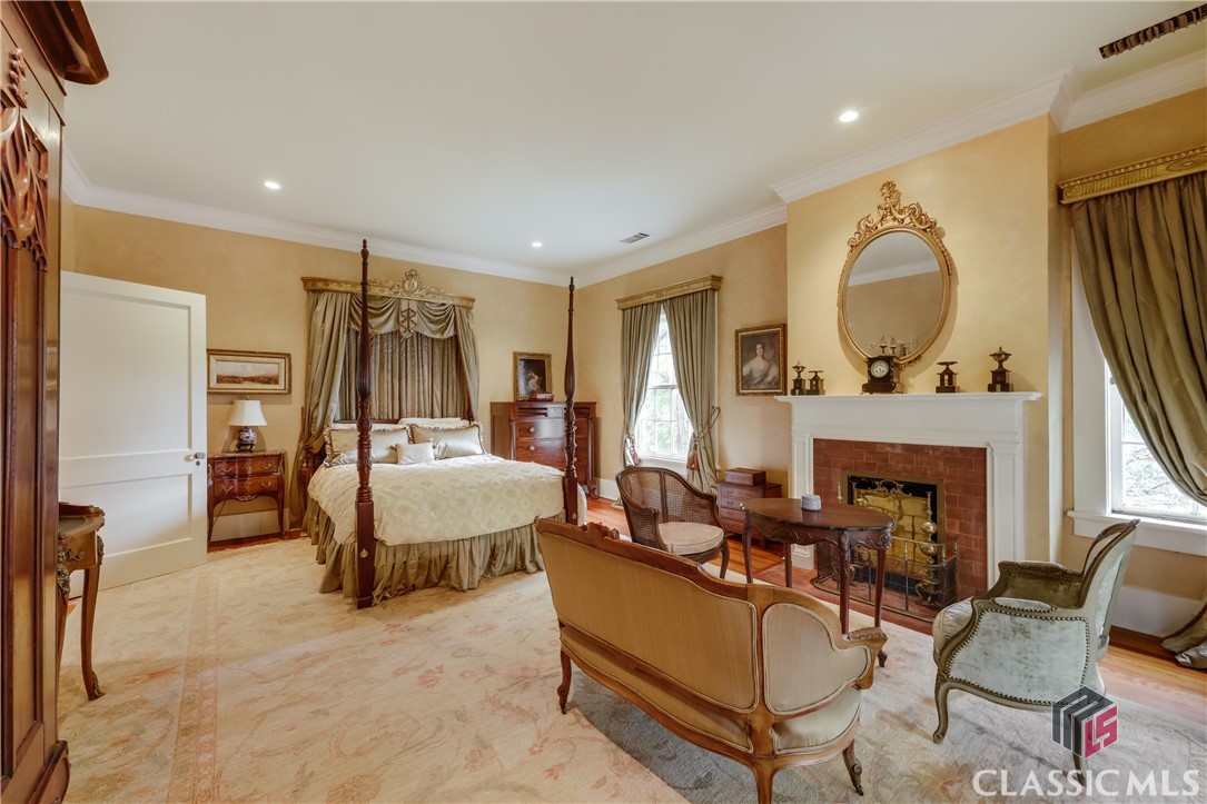 638 Milledge Circle